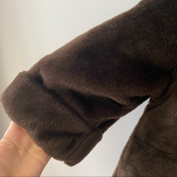 VINTAGE FAUX FUR BROWN COAT WITH BUILT IN SCARF - Picture 5 of 9